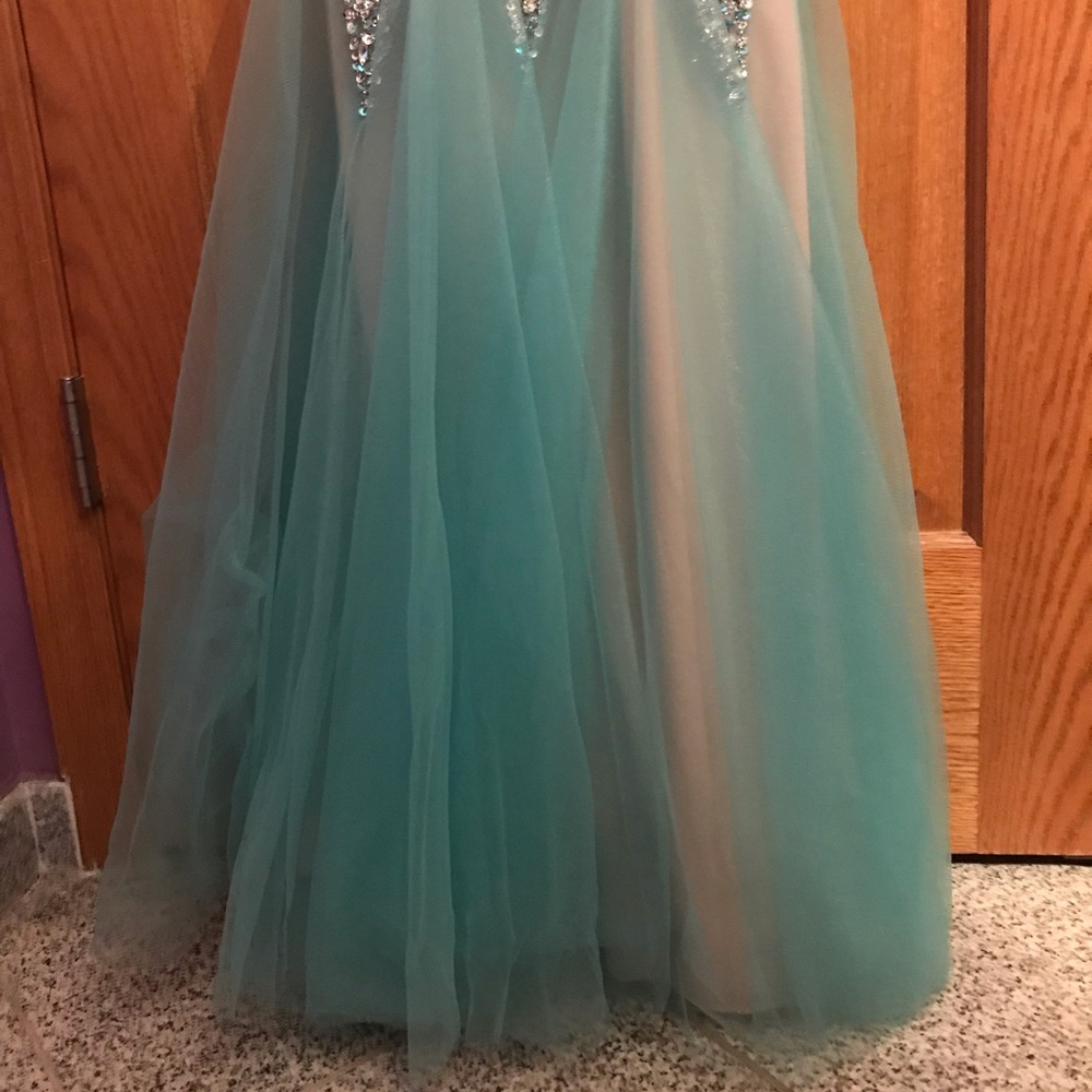 Prom Dress - Picture 5 of 7